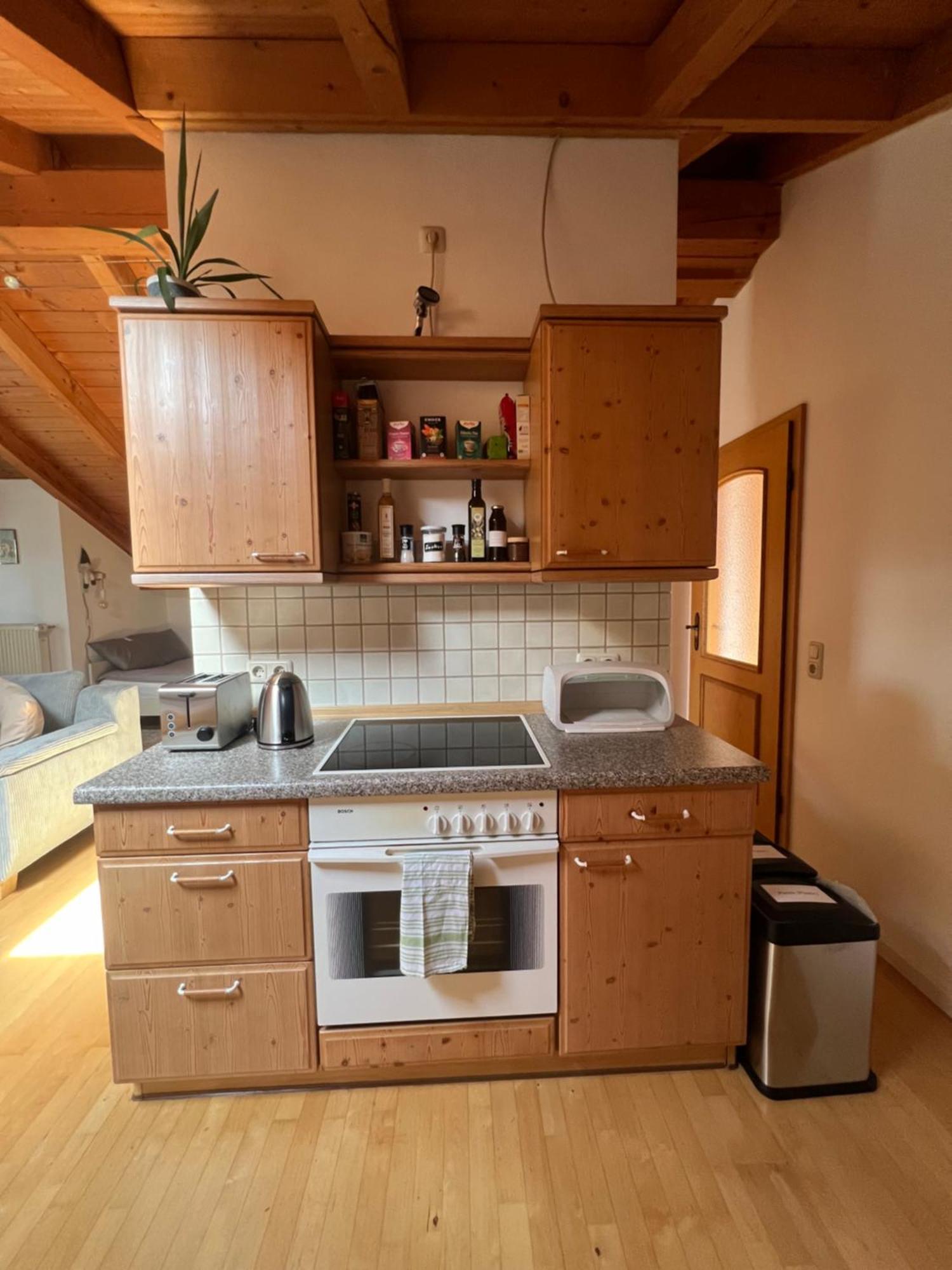 Gemuetliche Dachgeschosswohnung Mit Balkon Ainring Eksteriør billede
